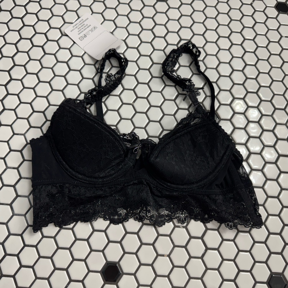 NWT Amazon brand Elegant Black Lace Bralette size 32B